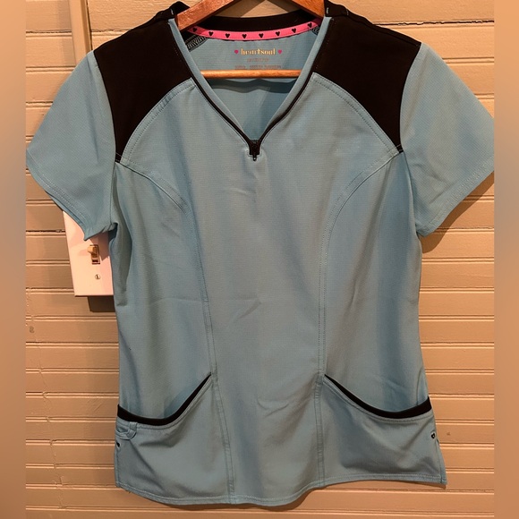 🩺 **LIKE NEW** HeartSoul Women's Zipper V-Neck Blue Scrub Top Size XS - Picture 2 of 13